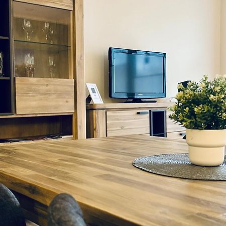 Kleine Auszeit -- Inklusive Parkplatz & Wifi, Geschirrspueler, Waschmaschine & Terrasse Mit Strandkorb -- Perfekt Fuer Urlaub & Business Scharbeutz Ngoại thất bức ảnh