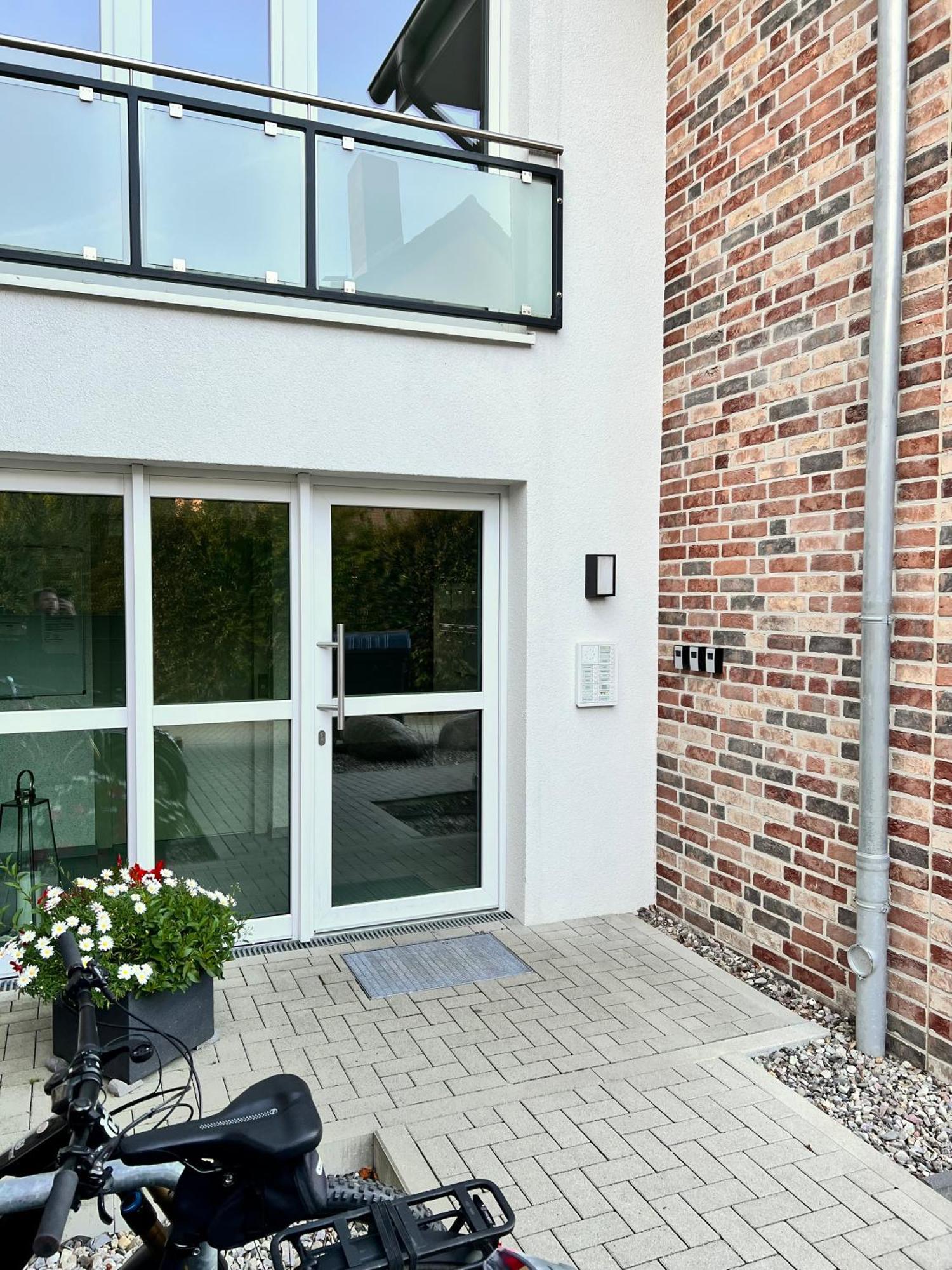 Kleine Auszeit -- Inklusive Parkplatz & Wifi, Geschirrspueler, Waschmaschine & Terrasse Mit Strandkorb -- Perfekt Fuer Urlaub & Business Scharbeutz Ngoại thất bức ảnh