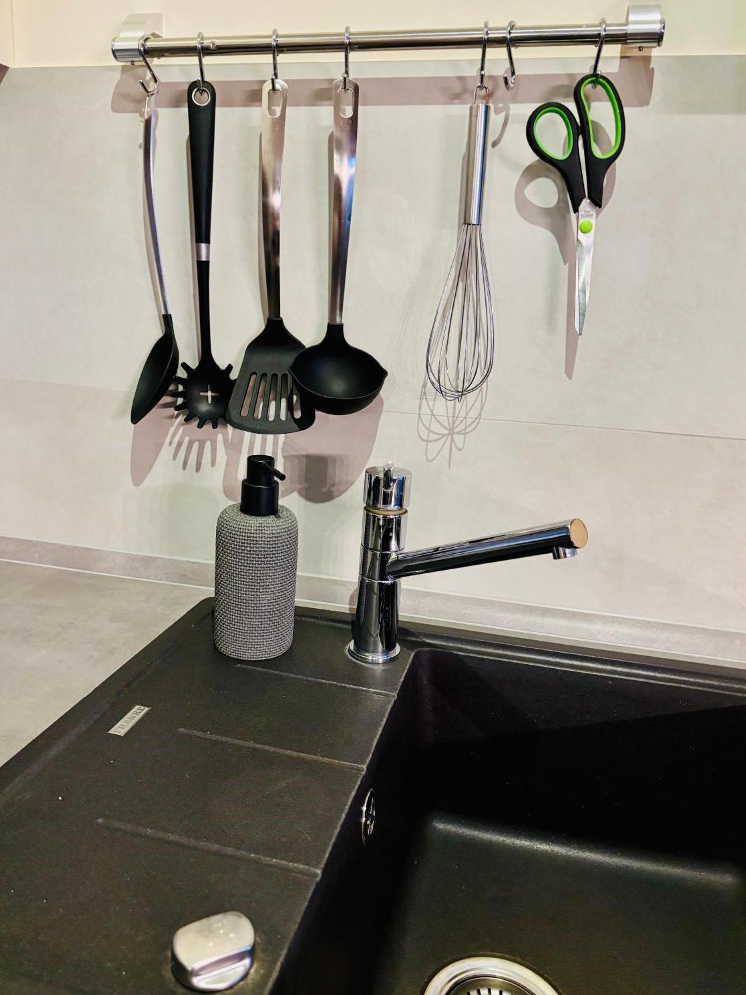 Kleine Auszeit -- Inklusive Parkplatz & Wifi, Geschirrspueler, Waschmaschine & Terrasse Mit Strandkorb -- Perfekt Fuer Urlaub & Business Scharbeutz Ngoại thất bức ảnh